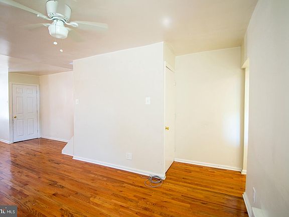 4th image of 1921 E Oakdale St