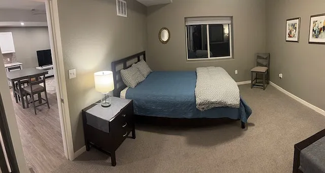Bedroom - Queen
