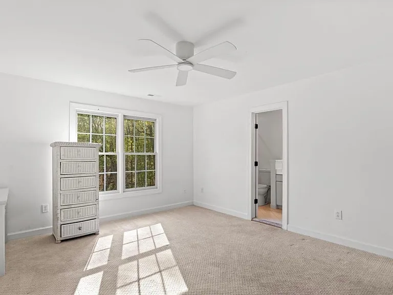 14216 Cervantes Ave — Photo 33