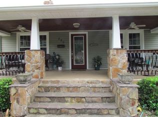 229 W Catawba Ave, Mount Holly, NC 28120