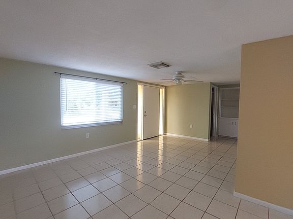 4th image of 9036 Mark Twain Ln