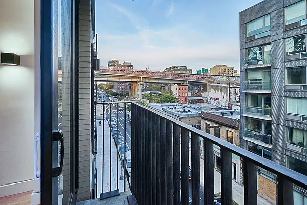 Rented by Lodger Corp | media 28