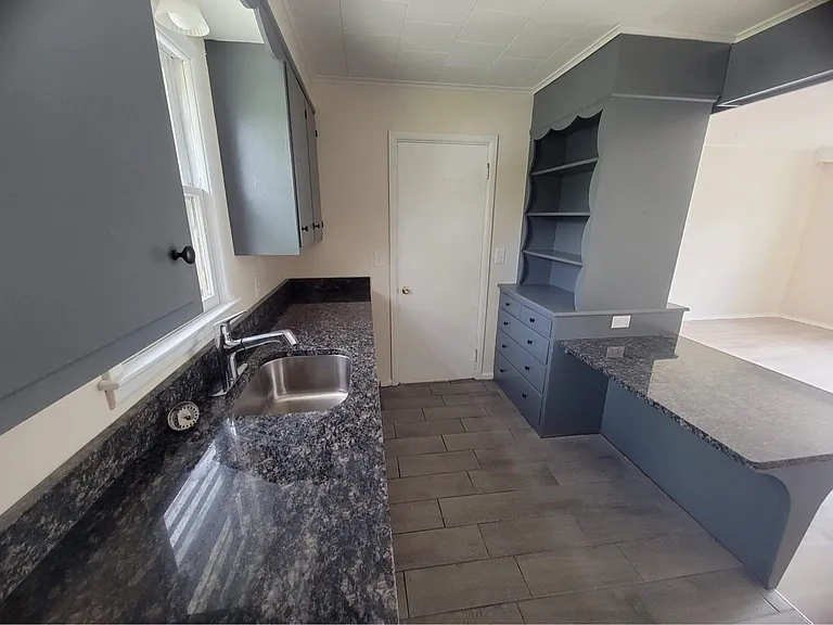 539 Bloomingrove Dr #2 — Photo 3