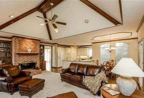 4th image of 803 Blue Spruce Ct