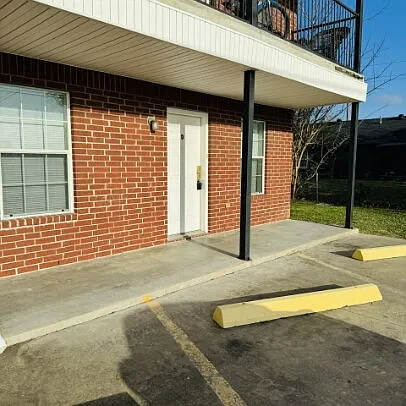2 bed, 1.0 bath, 800 sqft, $950 — Photo 1