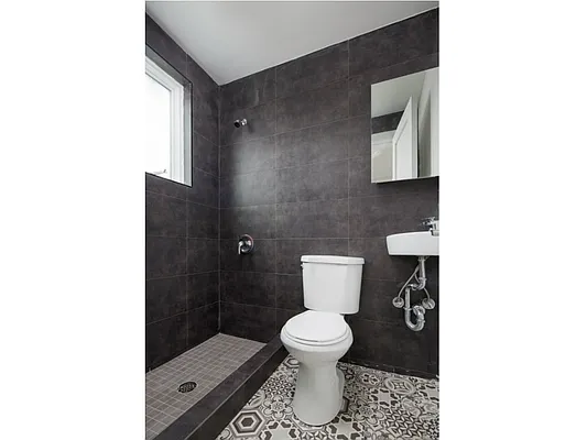 Rented by Skyline Group Real Estate | media 28