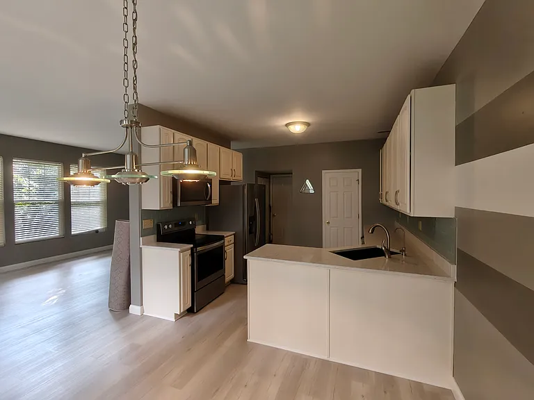 710 Kingston Terrace Ct — Photo 7