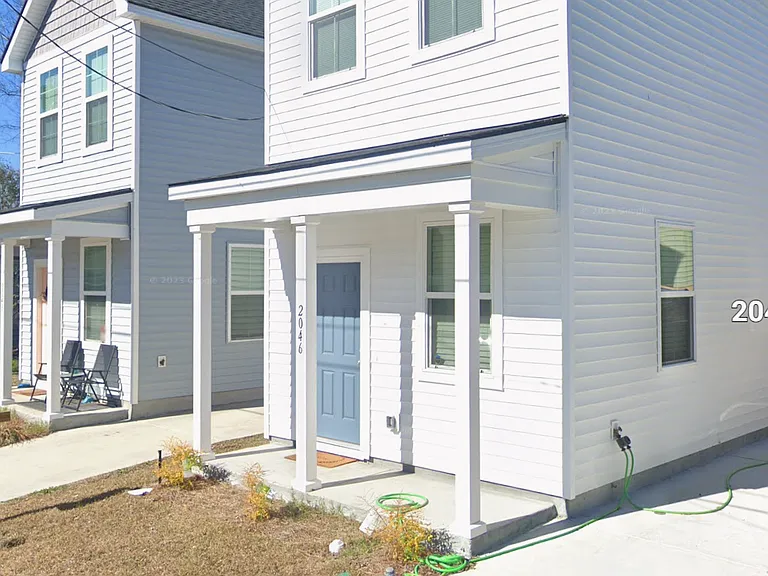 2046 Beech Ave — Photo 1