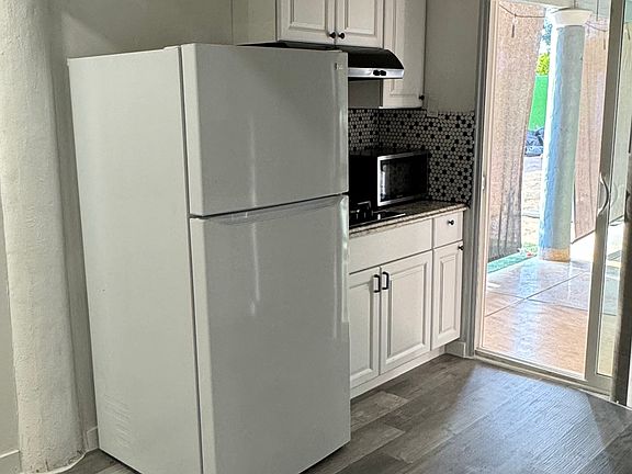 5th image of 5714 N 70th Ave #2