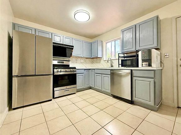 5th image of 25 Lyceum Ct