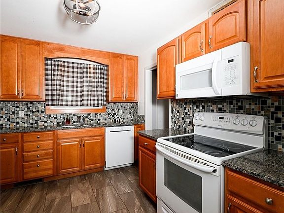 4th image of 1016 Skinner Ave