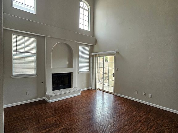 5th image of 7324 Peregrine Rd NE