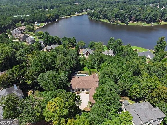 3rd image of 701 Lake Overlook Dr