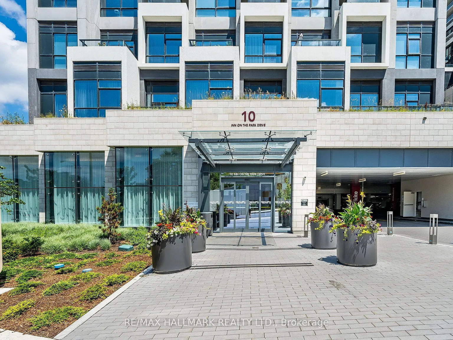 2 bed, $6,750 — Photo 1