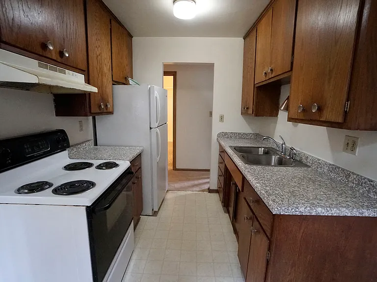 Priscilla Standish Apartments — Photo 22