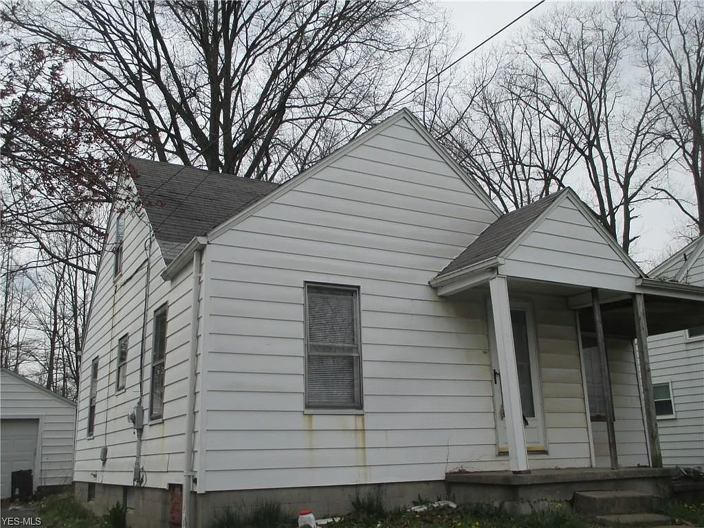 4554 Lake Park Rd photo 1