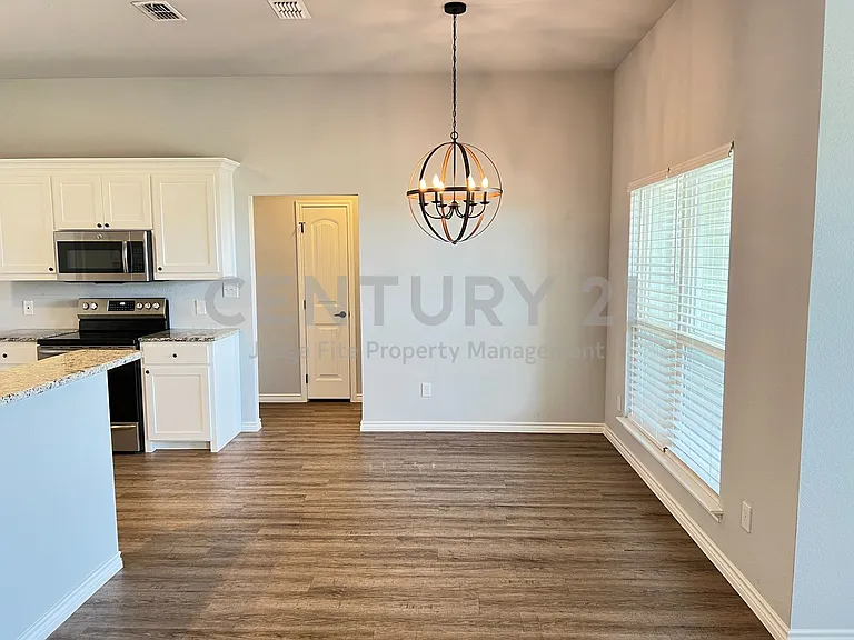 808 Northside Dr — Photo 4