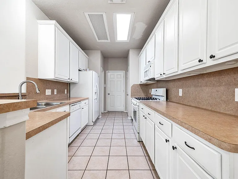 12415 Oriole Lake Way — Photo 11