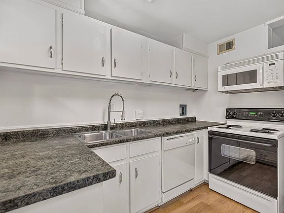 3rd image of 62 Faris Cir