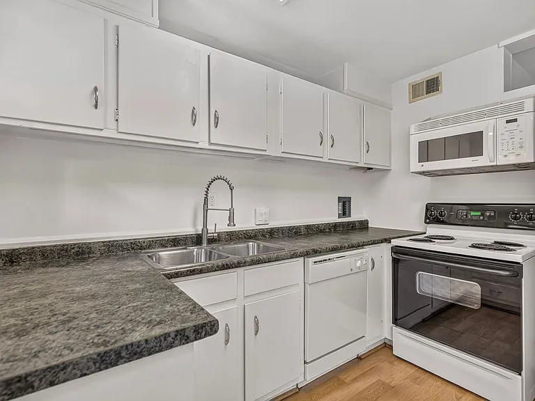 62 Faris Cir — Photo 3