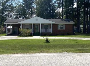 616 McLean Dr, Dillon, SC 29536