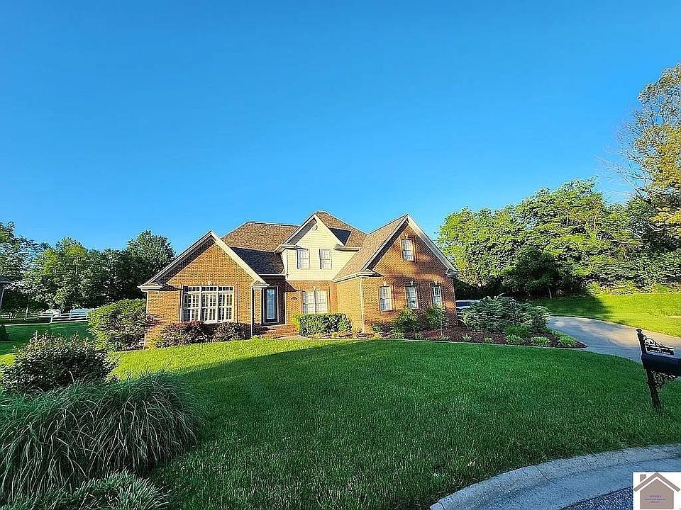 1st image of 130 Kingsley Chase