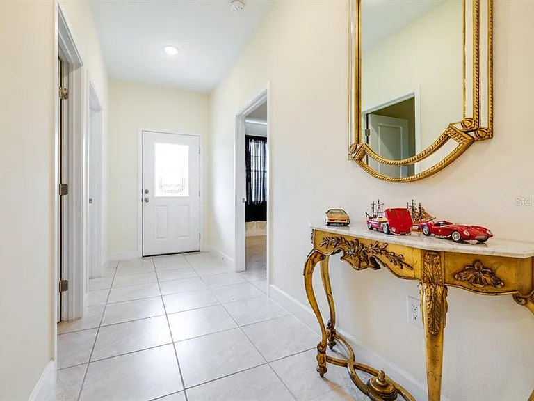 520 Nogales Ct — Photo 9