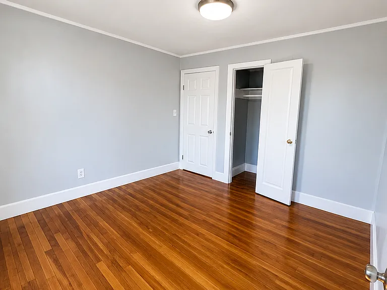 380 Farmington Ave #2R — Photo 7