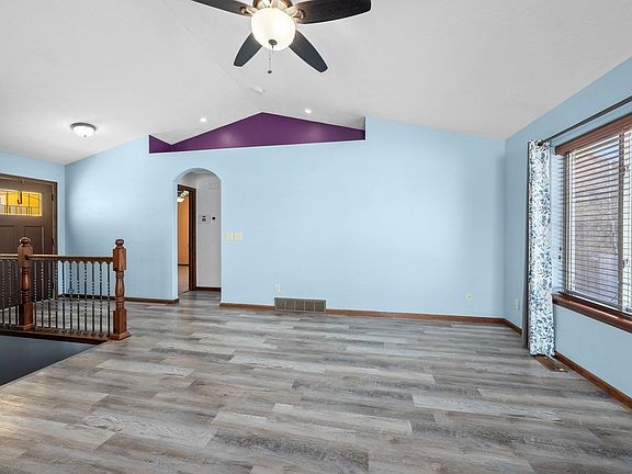 2nd image of 405 Macey Ave