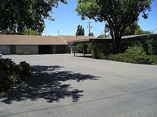 Green Tree Apts .07 005