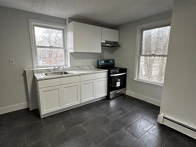 57 Thompson St — Photo 7