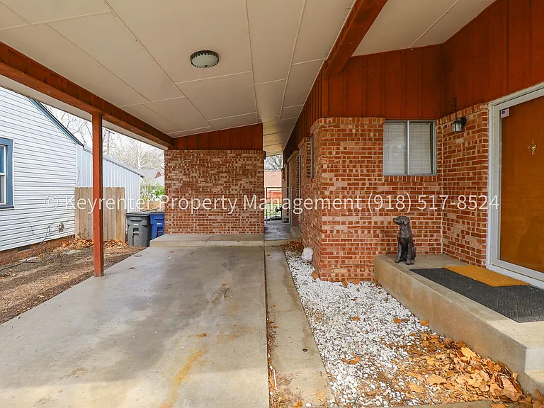 953 E 37th St S — Photo 6