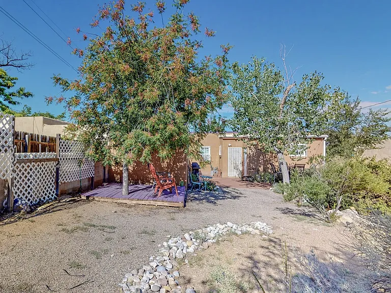 508 Richmond Dr SE — Photo 18
