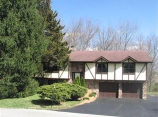 955 S Mission Cir, Springfield, MO 65809