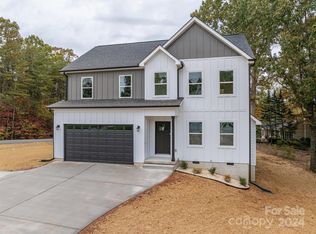 5158 Foley Dr, Hickory, NC 28602
