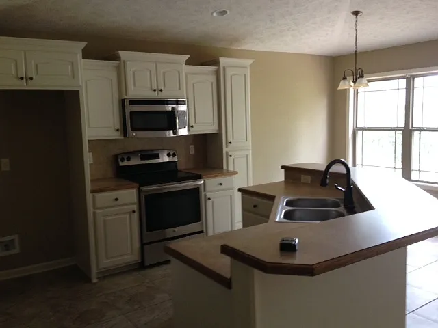 3 bed, 1266 sqft, $1,375 — Photo 4