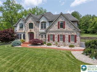 1559 Surrey Rd, Bethlehem, PA 18015