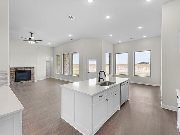 4th image of 140 Lila Lake Dr