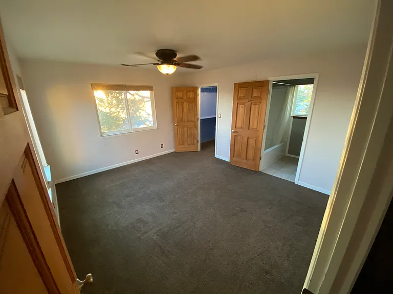 524 Oakwood Pl NE — Photo 18