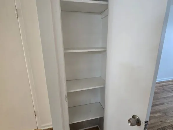 333 East 53rd Street image 13 of 17