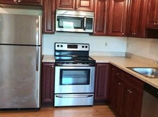 996 East St APT 9, Walpole, MA 02081