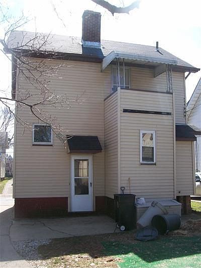 2nd image of 10722 Linnet Ave