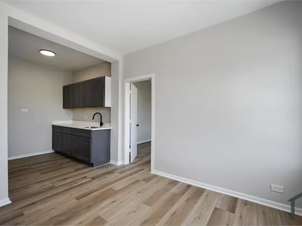 1206 W 83rd St APT 206, Chicago, IL 60620