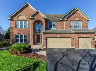 1040 Grayhawk Dr, Algonquin, IL 60102