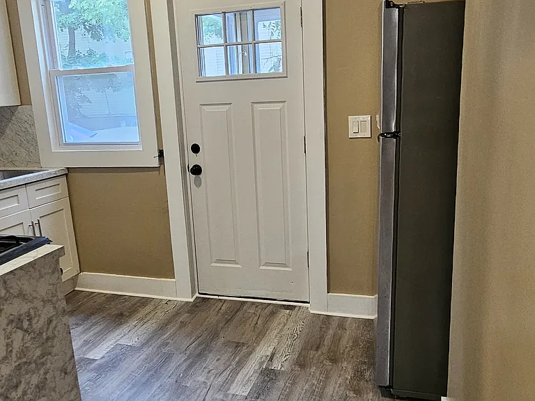 98 Woodlawn Ave #1 — Photo 7
