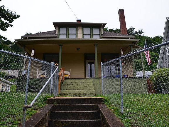 2nd image of 417 E Mound St