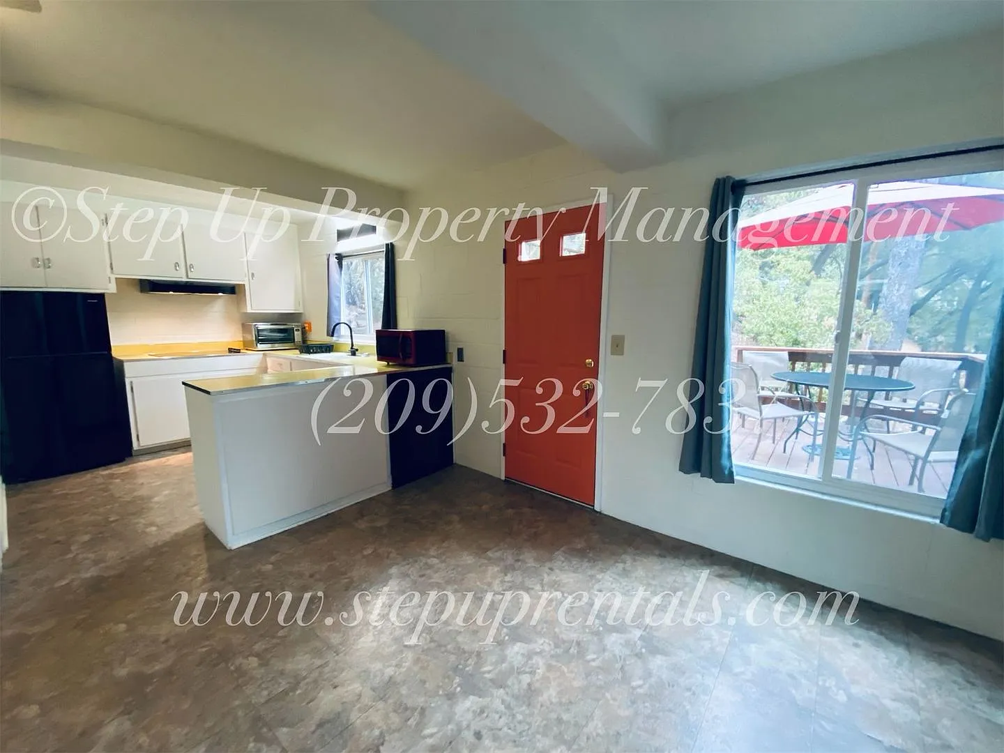 Private and Spacious Studio Near Downtown Sonora — Photo 3