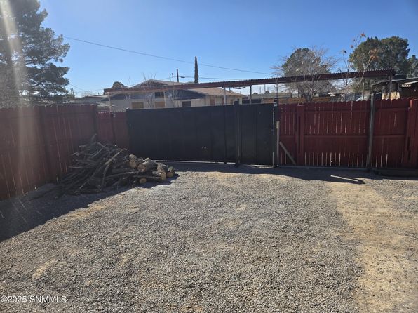 721 2nd St, Anthony, NM 88021