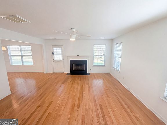 3rd image of 8806 Seneca Rd