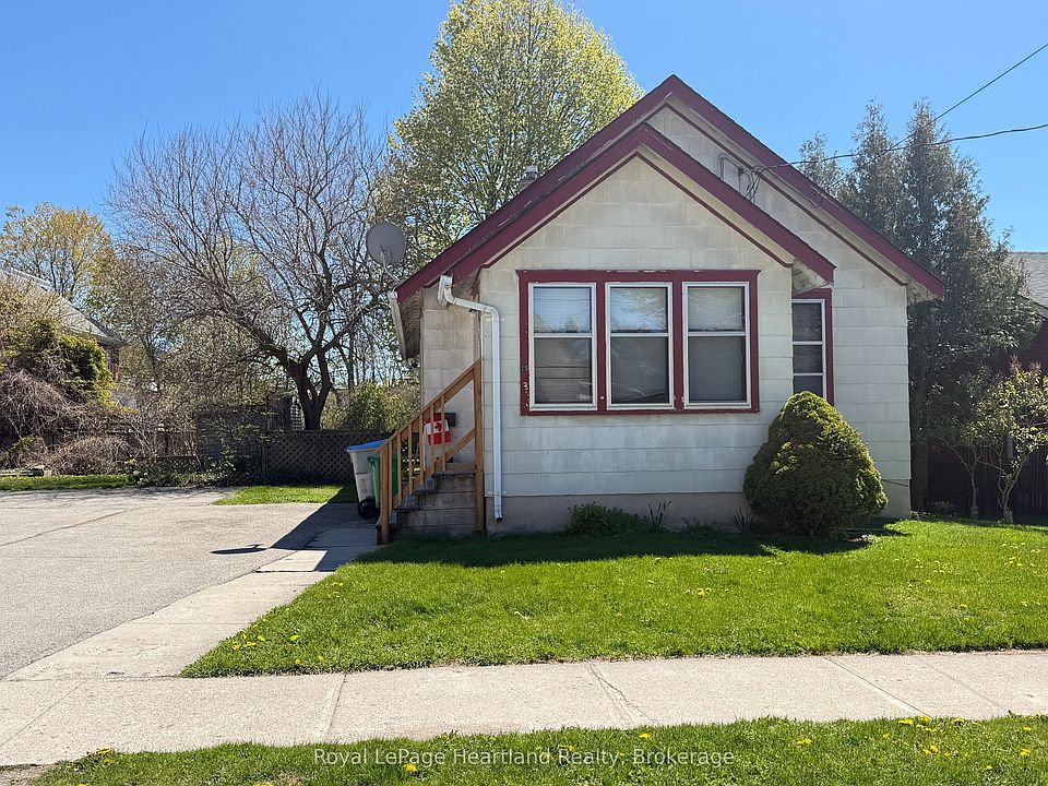 2nd image of 15 Nelson St W